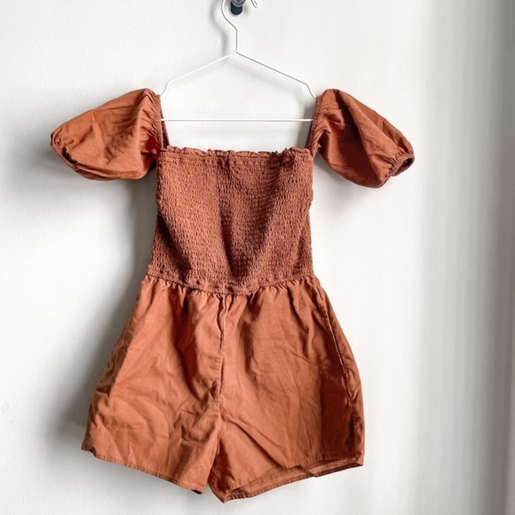 Abercrombie & Fitch • Terracotta Off Shoulder Puff Sleeve Romper - Picture 1 of 7